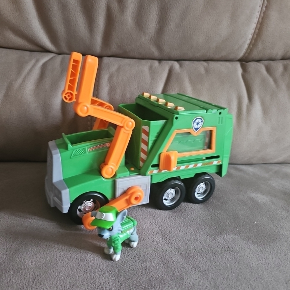 Spin Master Paw Patrol Reuse-It Deluxe Recycling Truck w/Rocky‎